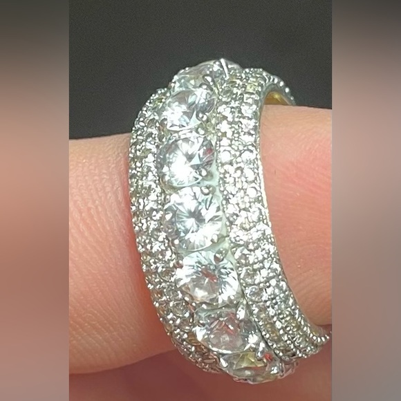 Diamond ring - Picture 2 of 3